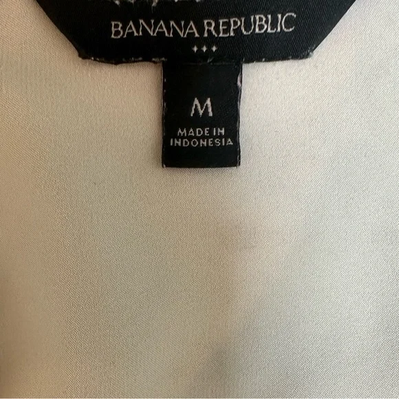 Banana Republic Button Down Dolman, Size M, MSRP $50 - Picture 4 of 6